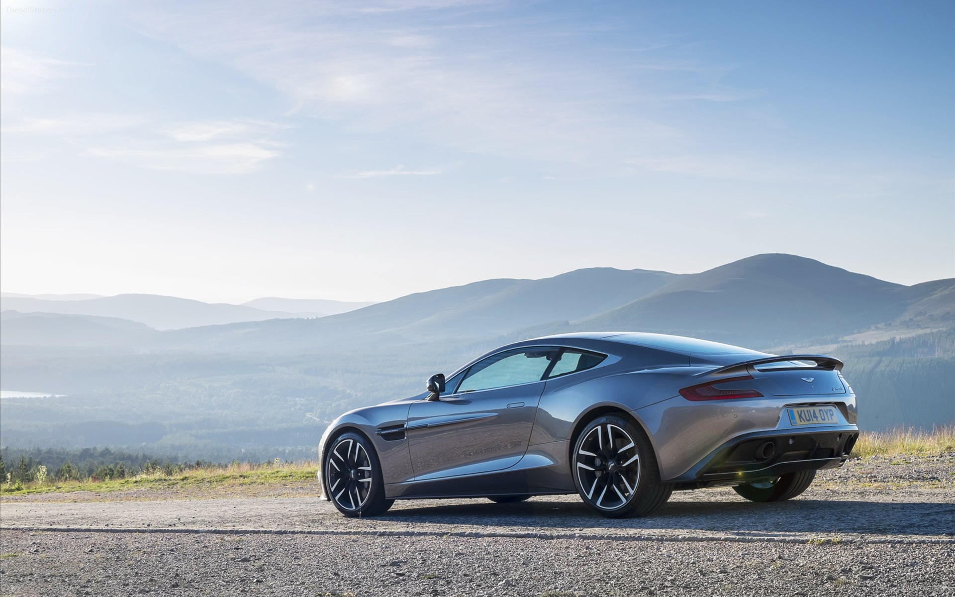 Aston Martin Vanquish 2015